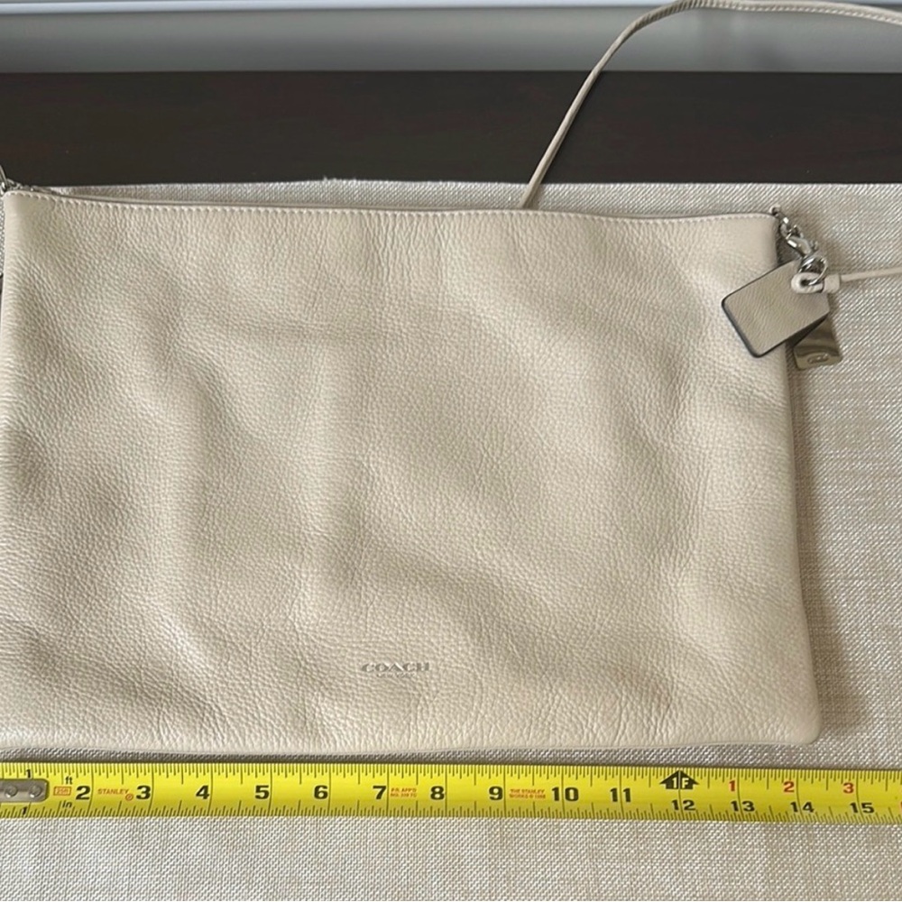 Authentic COACH cream color leather crossbody bag - Picture 6 of 7